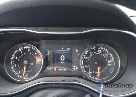 2019 Jeep Cherokee Latitude Plus 4X4 from USA, damaged, VIN 1C4PJMLB7KD118123